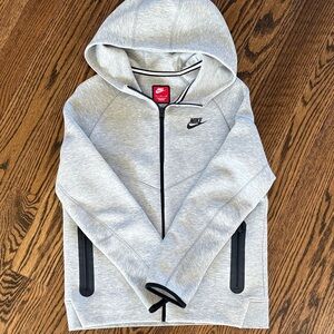 Nike Tech Boys XL Gray Hoodie with Black Accents